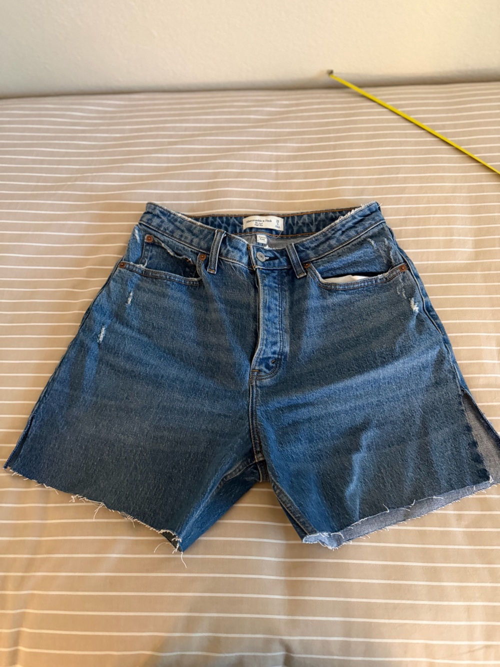 Abercrombie Cut Jeans— Curve Love